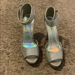 Shi silver heels